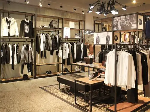 它钴男装店铺图