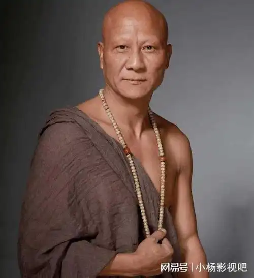 他长相凶恶被称国宝级坏蛋却娶了还珠格格中最美的她