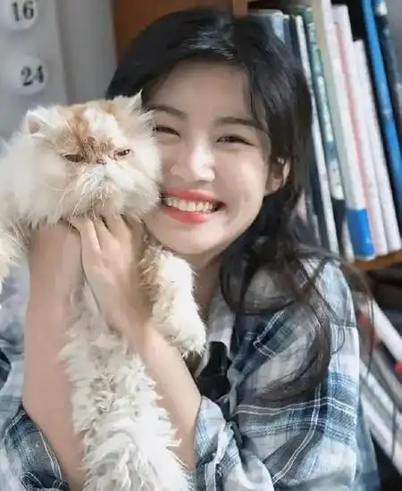 卢昱晓 好清纯,感觉和孙千是同类型美女,初恋脸