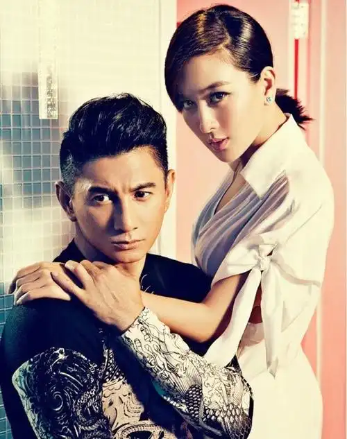 热恋男女在一起拍摄激情写真早已成为许多明星情侣秀恩爱,晒幸福的