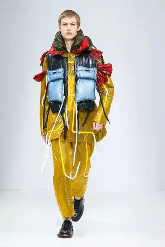 craig green用服装向人们展示了自己对于未来时装的想象