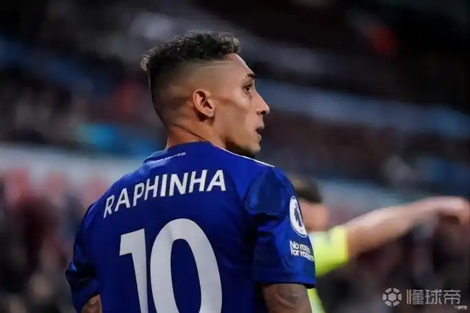 效力于利兹联的巴西边锋拉菲尼亚本赛季表现上佳2