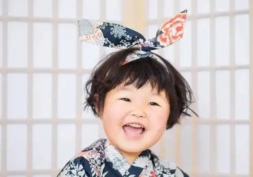 原来女童剪蘑菇头这么可爱 21年小女孩最新蘑菇头短发已上线_发型造型