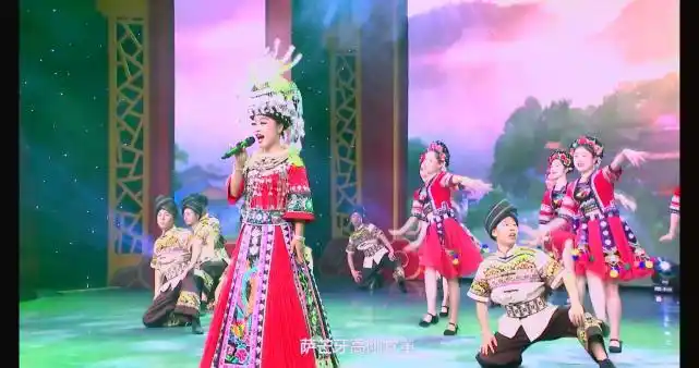 秧云群:苗语歌曲《再唱山歌给党听》