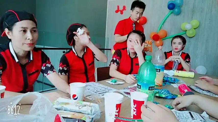 科学大道肯德基服务组品牌服务分享会