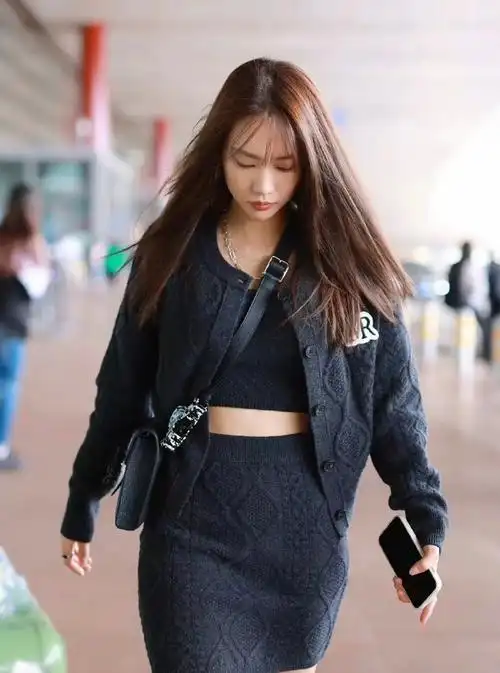 王霏霏生图太能打了吧##网友在上海偶遇王霏霏