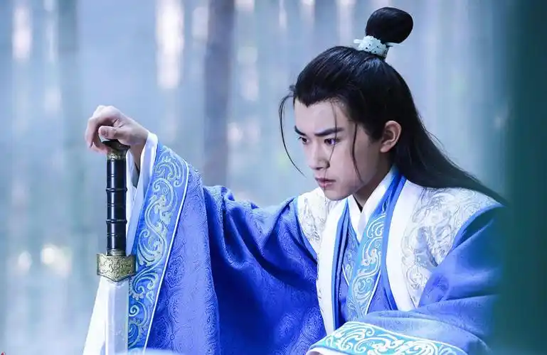 新桃花扇剧照出来了刘昊然翩翩公子手持折扇同框还有易烊千玺