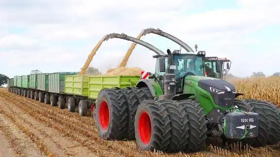 世界一流的现代农业拖拉机巨型机械犁重型设备