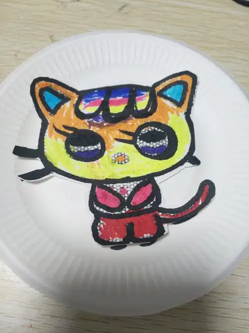 纸盘画:是让孩子们喜欢画画的一种,分为:涂色练习,剪,粘!