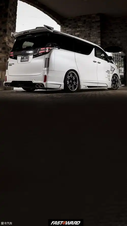 壁纸丰田埃尔法特辑