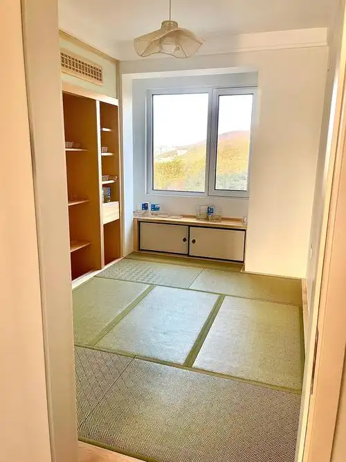 小房间就装日式榻榻米吧