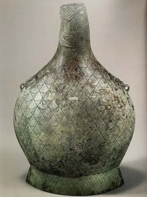 春秋时期鱼纹青铜壶