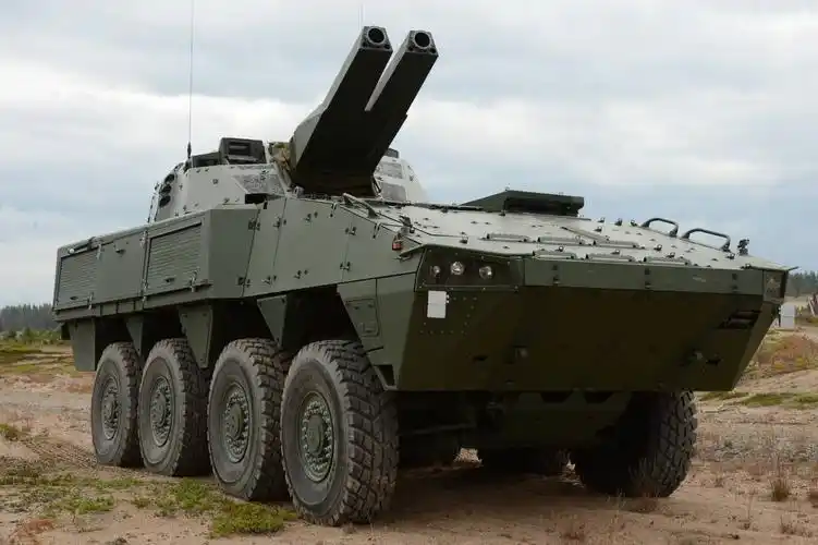 强大而快速的惩罚拳头 12 2017九月 17  在2006中,芬兰武装部队在amv