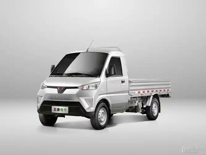 五菱电卡 2021款 厢式运输车2.9米货箱力神41.