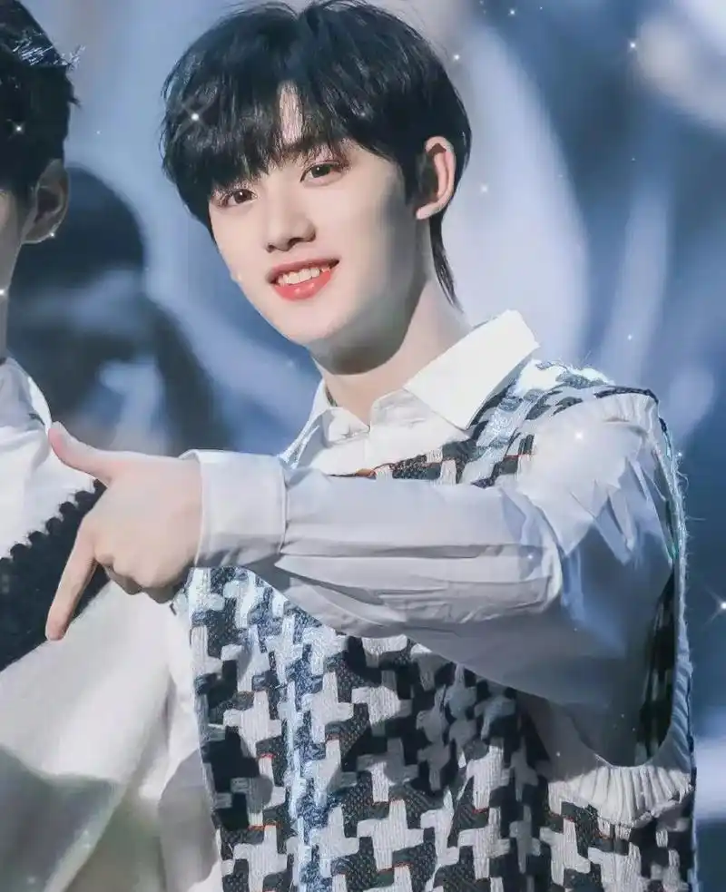 丁程鑫#图片来自网络 #一眼沦陷 #绝美 - 抖音