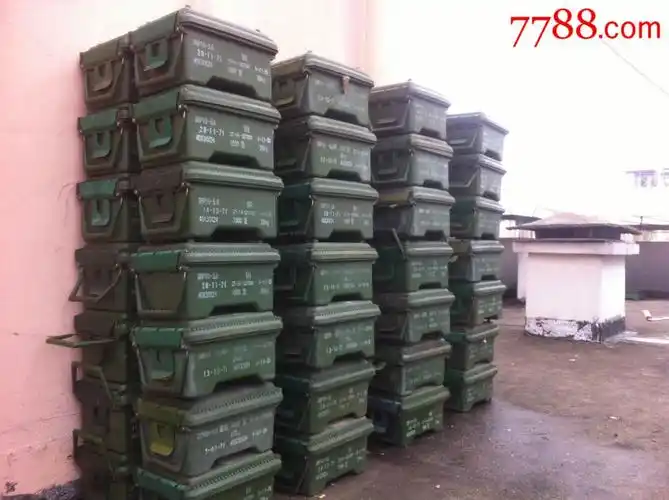 老式退役子弹箱军绿色塑料箱可影视道具战争题材军迷展柜怀旧收藏