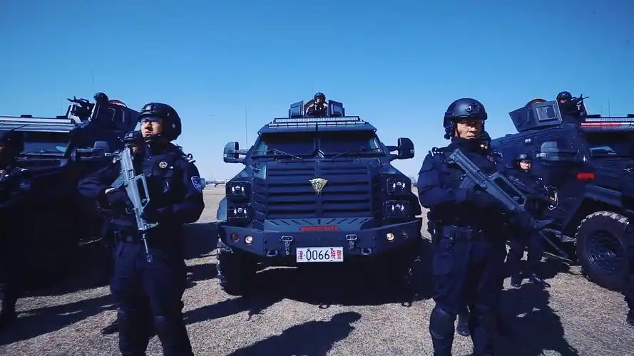 天津公安特警:百姓安全防线
