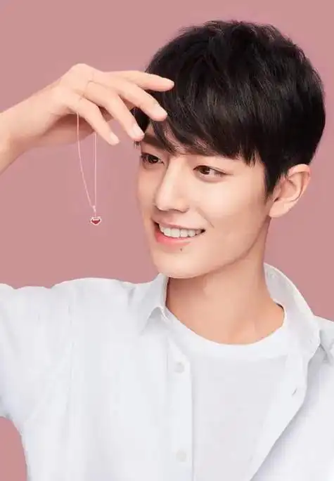 肖战教辅资料曝光引热议专家呼吁谨慎选用网友纷纷发声