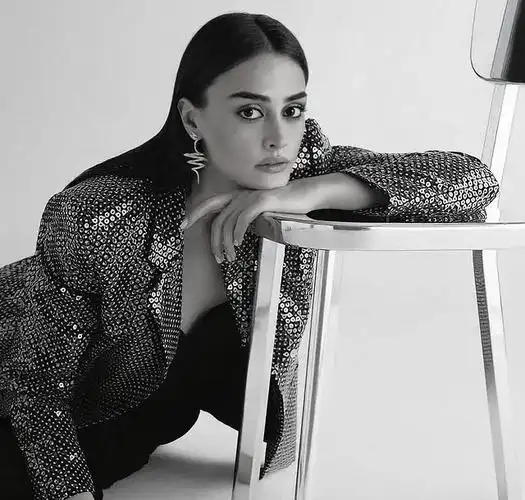 neslihan atagul 沙漠拍摄的照片 - 土剧来了