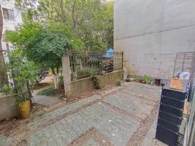 岳麓区租房一楼带院子中南大学阳光100