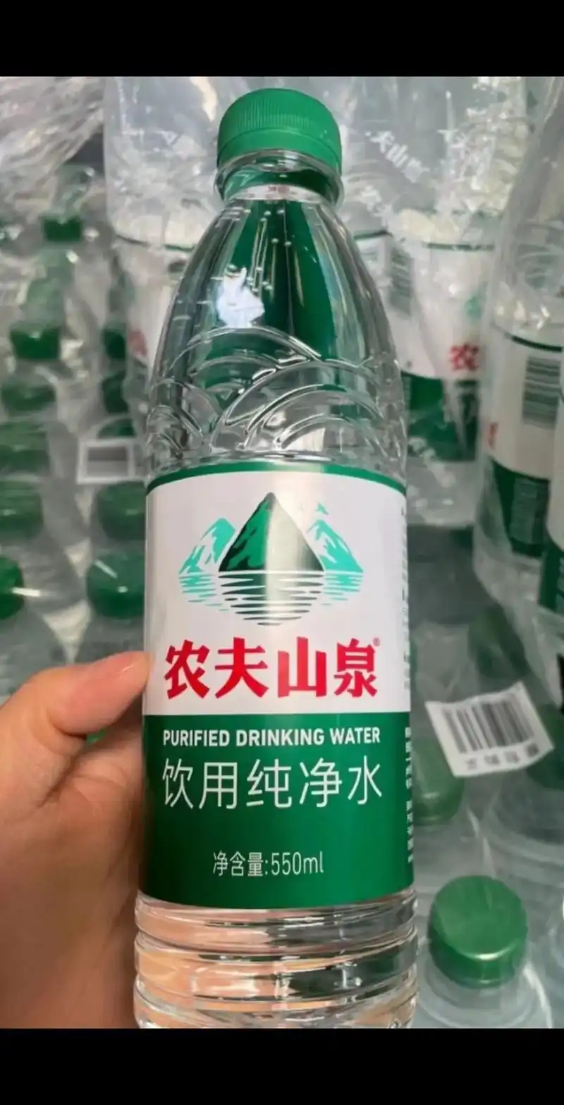 农夫山泉纯净水,有点甜!取自大自然深层水源过滤的纯净水!品质 - 抖音