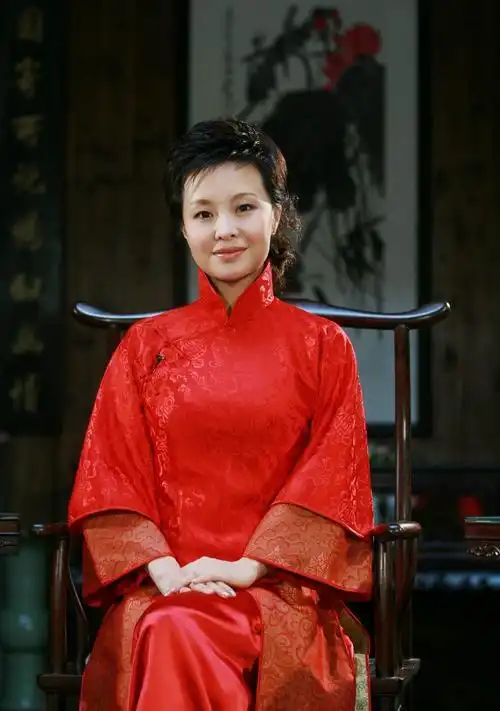 上海金牌主持叶蓉:低调复出后越发优雅端庄,女儿已经11岁|财富中国