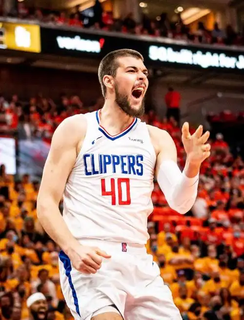 p>伊维察·祖巴茨( i>ivica zubac /i>),1997年3月18日出生于 a