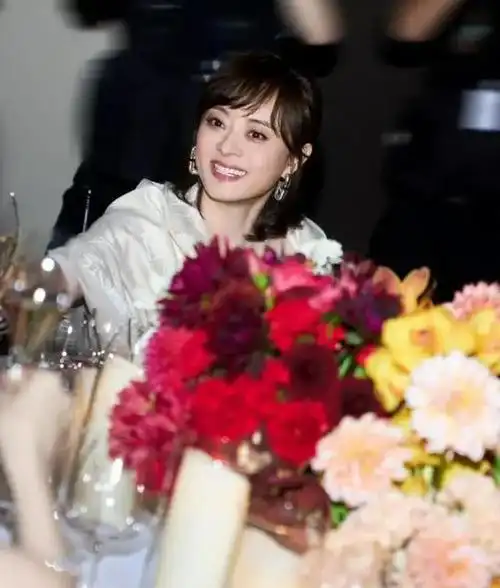 孙俪现在怎么变成这样子了,成为衰老最快的80后了 跟秦岚没法比!