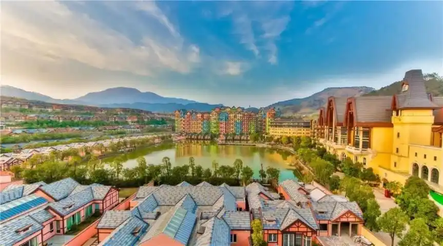 中国的巴登巴登温泉小镇森氧绝美治愈