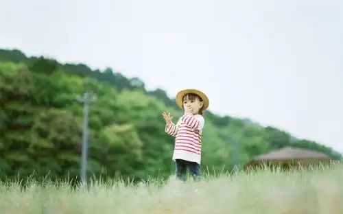 发孩子演出朋友圈的话晒孩子表演节目说说