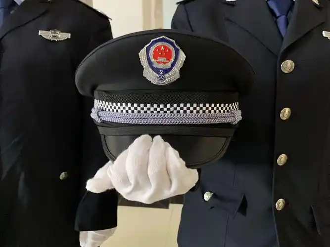 脱帽礼是对烈士和逝者最高的敬礼