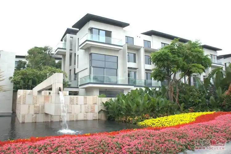 p data-id="gnx1nuslo6">中海银海湾位于珠海市香洲区银坑情侣北路,