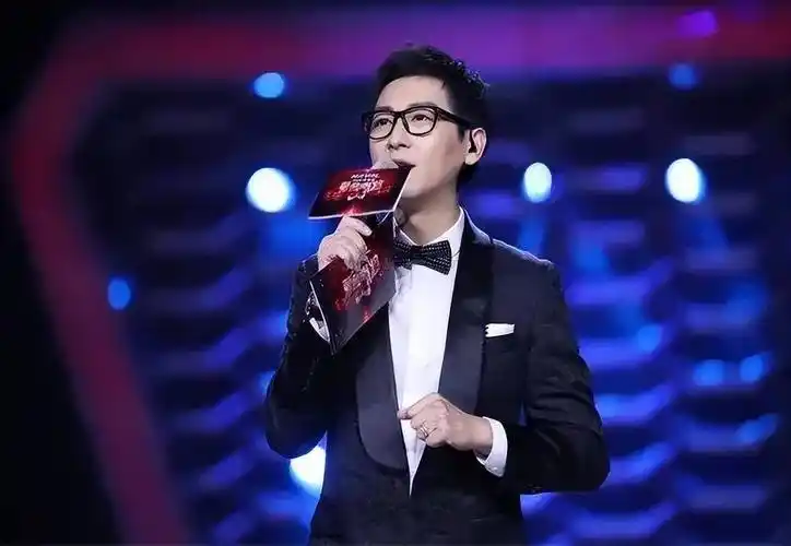 离开湖南卫视的主持人现状:欧弟"无人问津",李好事业家庭美满_钱枫