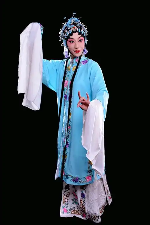 荔枝新闻 融创工场  第二位董晶的"程雪娥"台风大气,沉稳,唱念字正腔