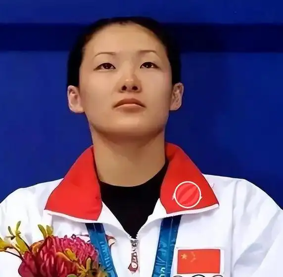 年仅13岁的伏明霞也因此一战成名,成为了奥运会历史上最年轻的跳水