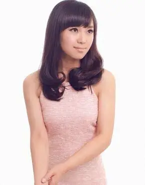 内地80后女歌手云朵是著名歌手刀郎的徒弟,2005年拜师刀郎之后,和刀郎