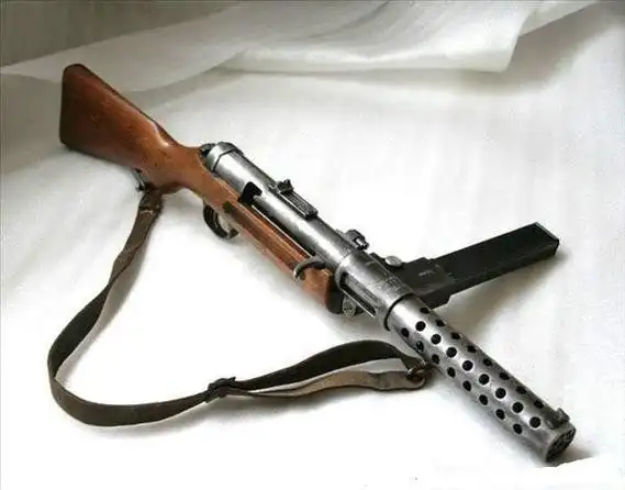 冲锋枪和突击步枪有什么区别