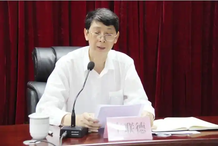 市委党校常务副校长李仕鹏同志作学风教育