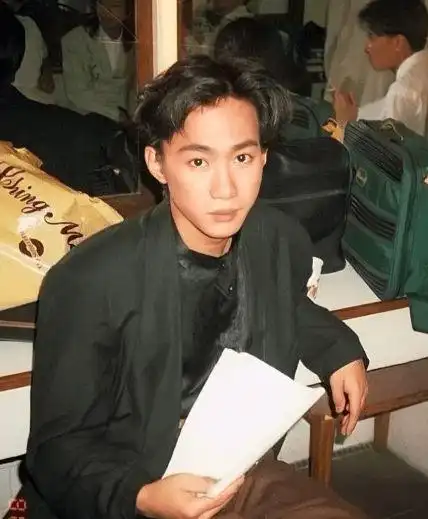 黄家驹去世28周年黄贯中发文悼念你没有走过一直都在