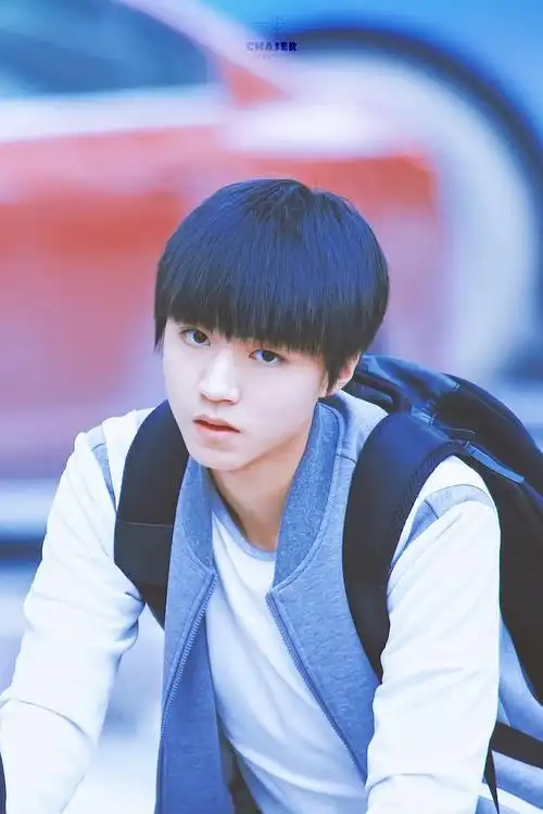 邬童——每一个女生中学时代都会仰慕的男孩