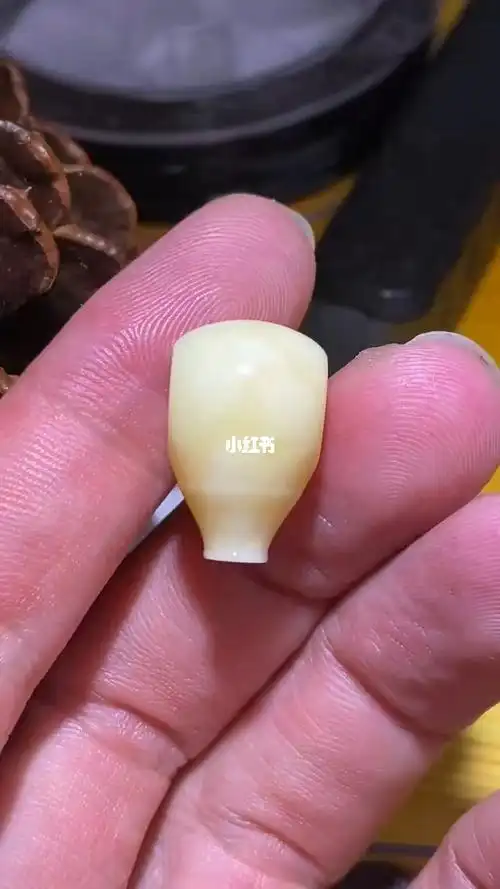 白花精工西施壶三通,规格12.7×19.7重1.93克,全品,总价388