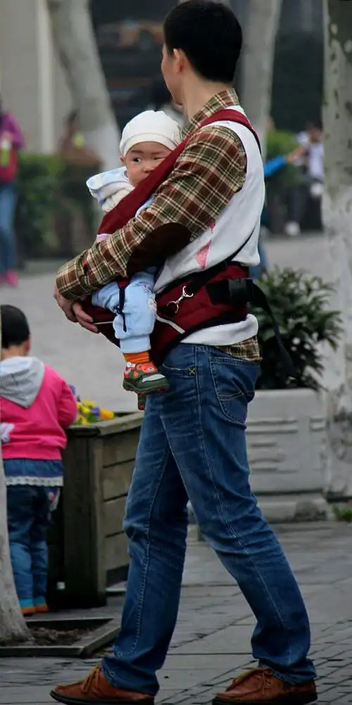 [父爱如山] 这是我在日常生活中和旅游途中拍到的父亲们的温馨,感人的