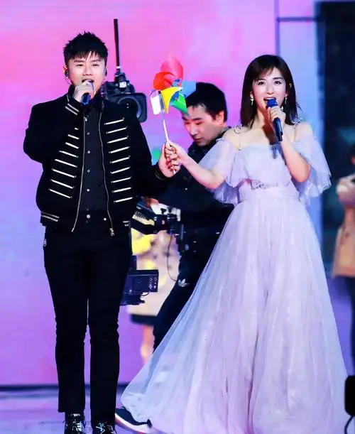 回顾谢娜从平凡到走上人生巅峰离不开张杰的帮助