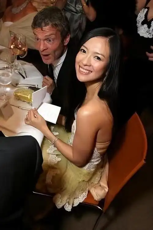 回顾放弃做富太却转身嫁给汪峰章子怡的爱情史到底有多精彩