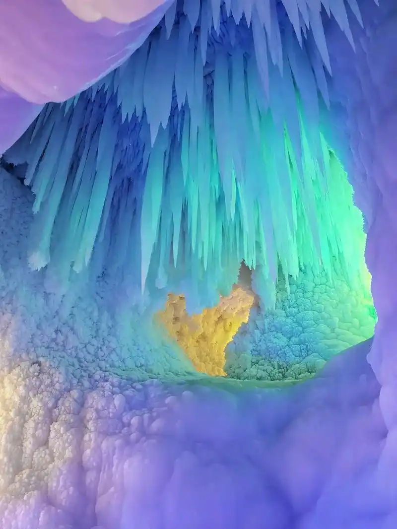 山西有两处万年冰洞,其中一处在乡宁云丘山