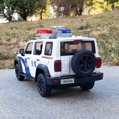 1:24坦克300合金suv汽车模型仿真公安特警车开门回力警笛玩具车
