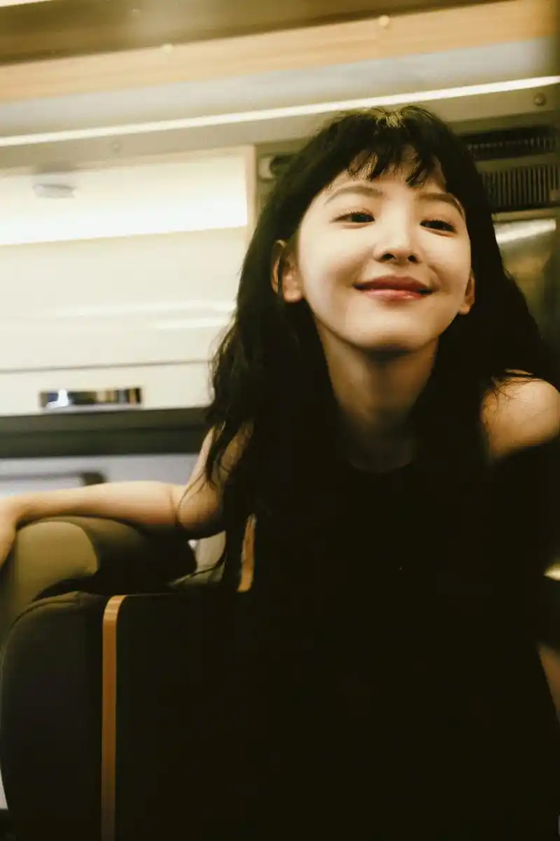 【章若楠齐刘海卷发】 好看!