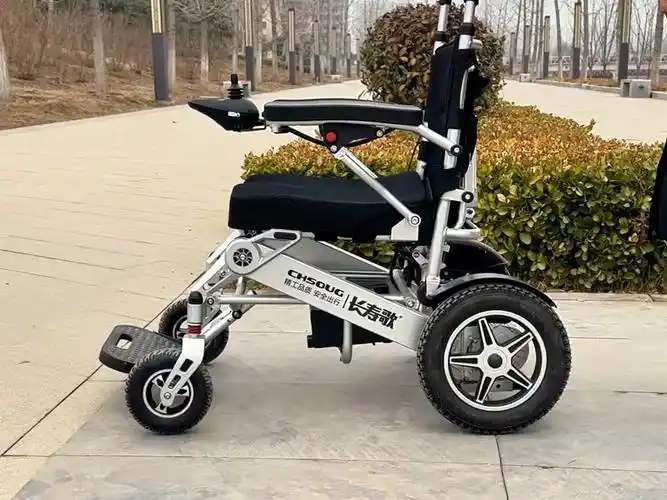 老人出行必备,随时可躺的长寿歌电动轮椅代步车