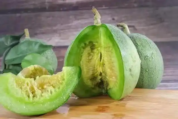 68山东头茬绿宝甜瓜299元3斤香瓜中的绿宝石闻着香咬着脆汁水充足