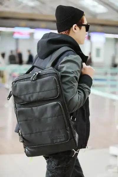 朴炯植飞美国拍写真 机场时尚显潮范儿